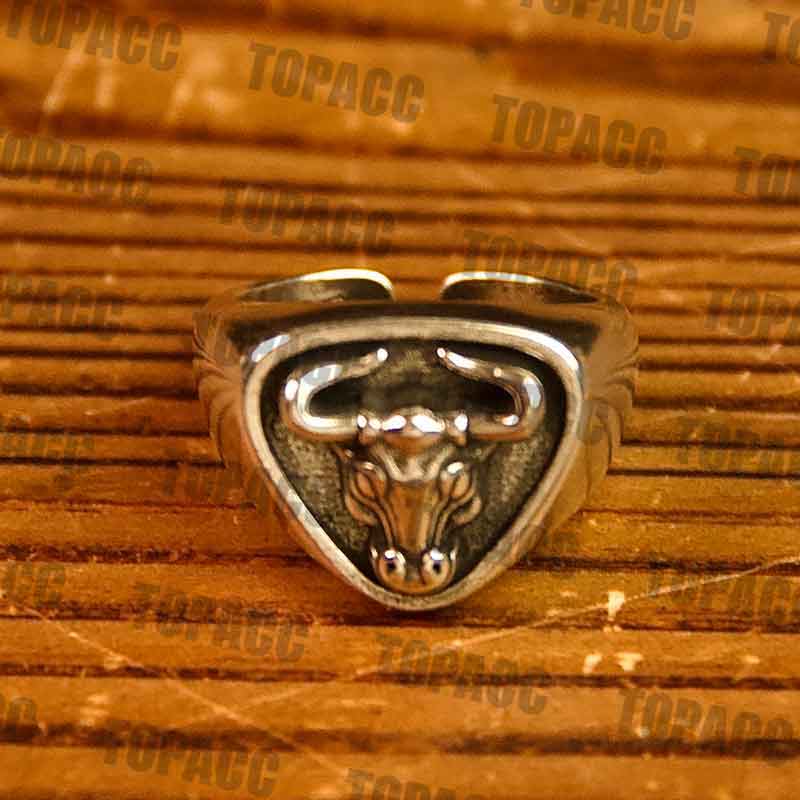 J-Cow Head Ring